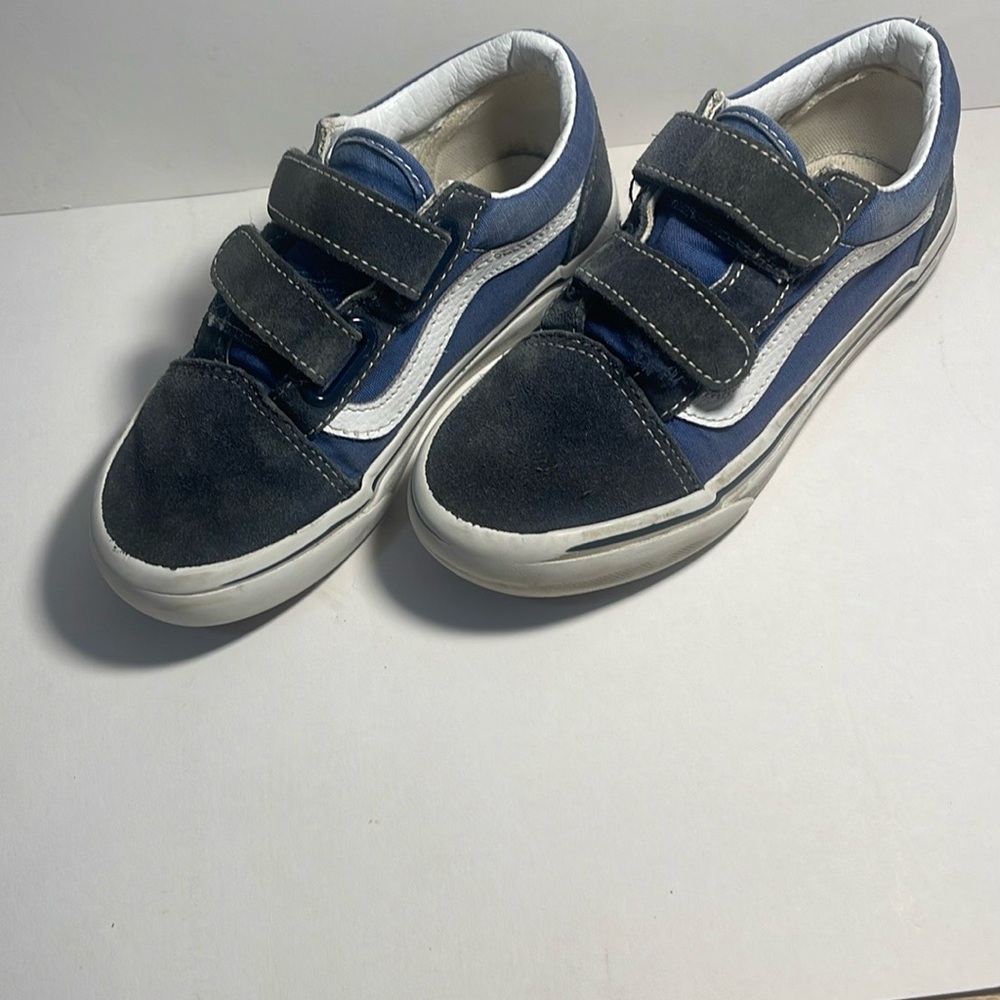 Vans - Picture 2 of 6